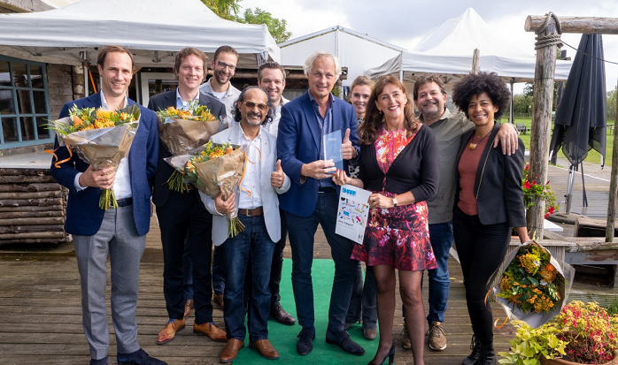 Winner SHARE Award 2021 Pharos Hoofddorp and alderman Marja Ruigrok of Amsterdam Airport City